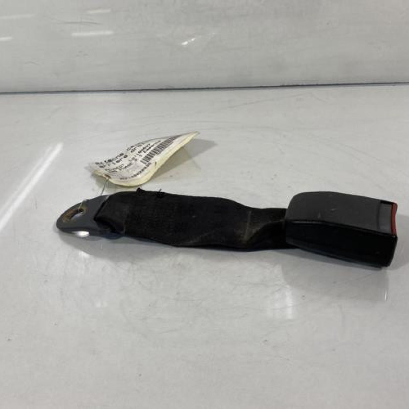 Attache ceinture arriere droit PEUGEOT 205 Photo n°3