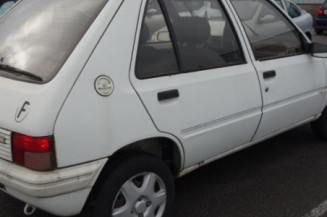 Leve vitre mecanique avant droit PEUGEOT 205