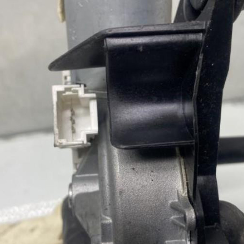 Moteur essuie glace arriere CITROEN C4 2 Photo n°3