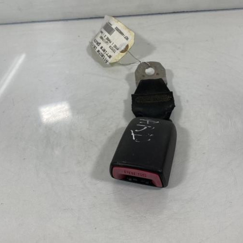Attache ceinture arriere gauche TOYOTA AYGO 1 Photo n°1