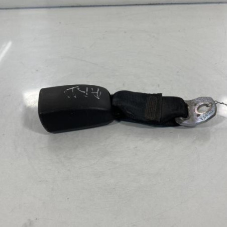 Attache ceinture arriere gauche TOYOTA AYGO 1
