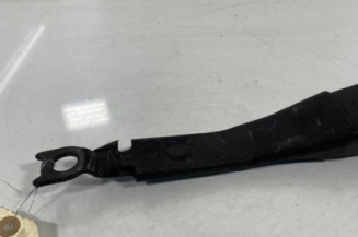 Attache ceinture avant droit TOYOTA AYGO 1
