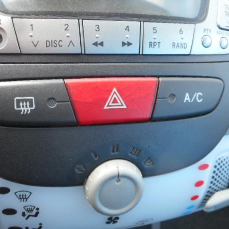 Serrure avant droit TOYOTA AYGO 1 Photo n°9
