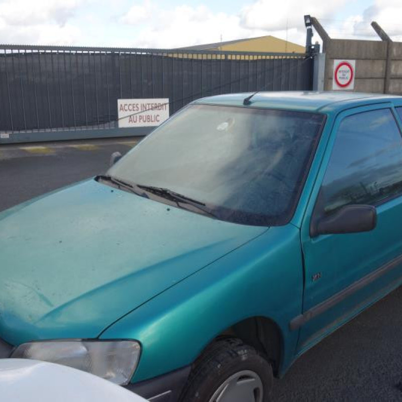 Ceinture arriere droit PEUGEOT 106 Photo n°8