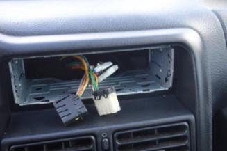 Ceinture arriere droit PEUGEOT 106