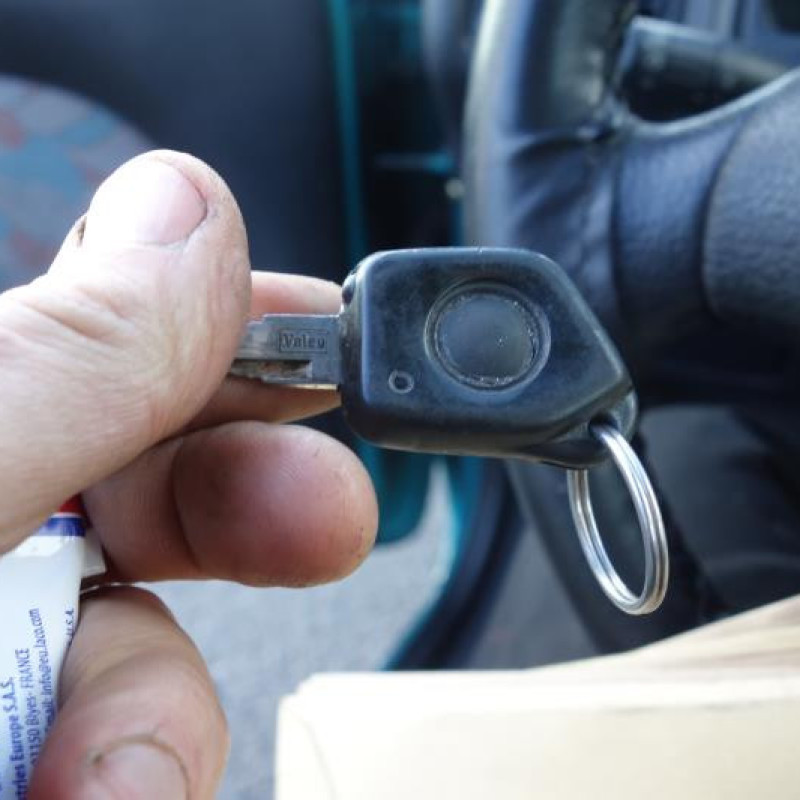 Ceinture arriere droit PEUGEOT 106 Photo n°12