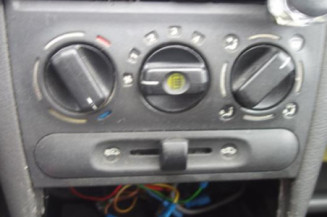 Attache ceinture arriere droit OPEL CORSA B