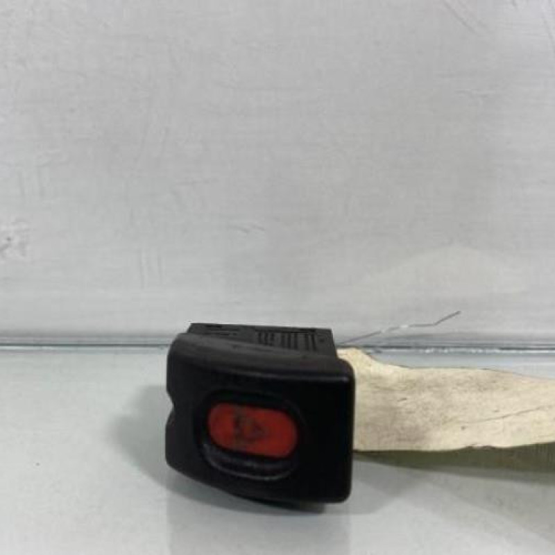 Bouton de warning OPEL CORSA B Photo n°1