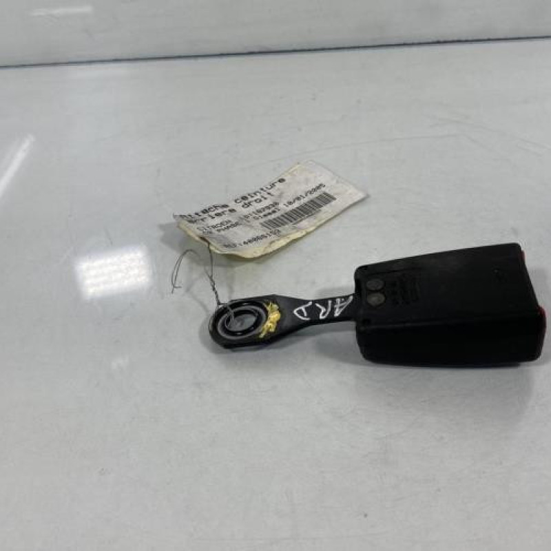 Attache ceinture arriere droit CITROEN C2 Photo n°3
