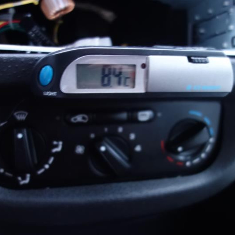 Attache ceinture arriere droit CITROEN C2 Photo n°11