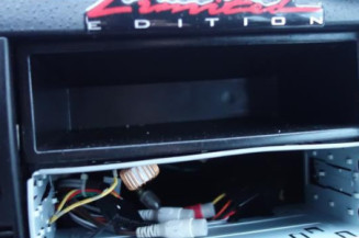 Attache ceinture arriere droit CITROEN C2
