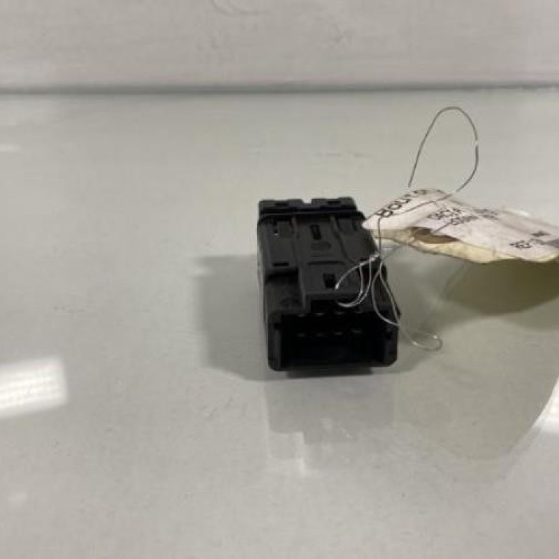 Bouton de warning DACIA LOGAN MCV 1 Photo n°3
