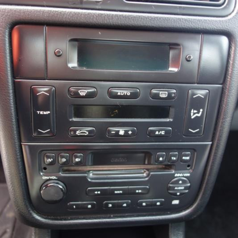 Ceinture arriere gauche PEUGEOT 406 Photo n°9