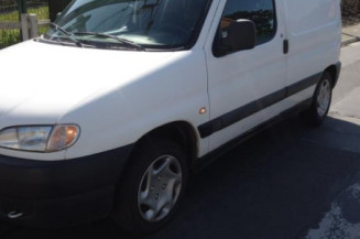 Serrure avant droit PEUGEOT PARTNER 1