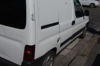 Serrure avant droit PEUGEOT PARTNER 1