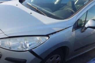 Attache ceinture avant droit PEUGEOT 308 1