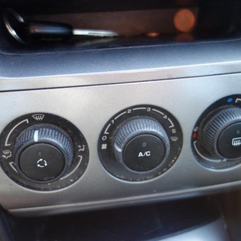 Attache ceinture avant droit PEUGEOT 308 1 Photo n°9