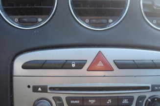 Attache ceinture avant droit PEUGEOT 308 1