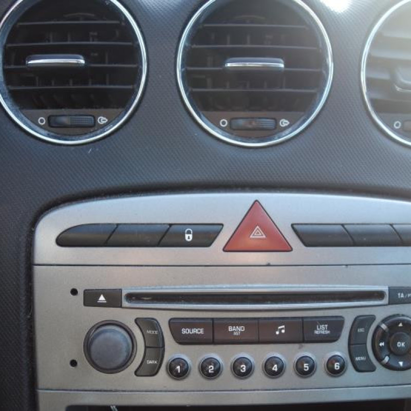 Attache ceinture avant droit PEUGEOT 308 1 Photo n°10