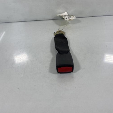 Attache ceinture arriere droit TOYOTA COROLLA 10 Photo n°1