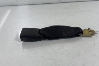 Attache ceinture arriere droit TOYOTA COROLLA 10