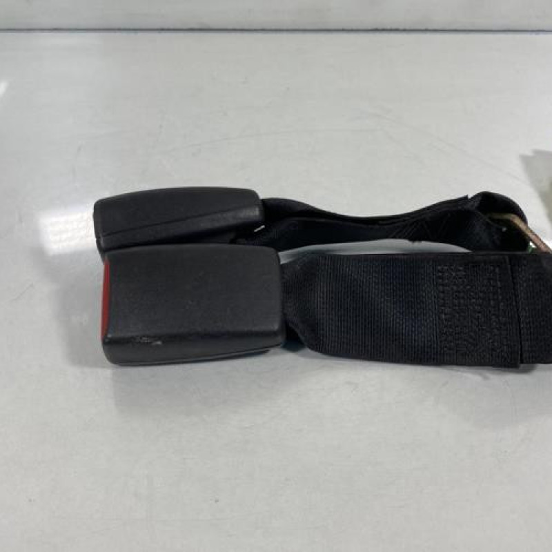 Attache ceinture arriere gauche TOYOTA COROLLA 10 Photo n°2