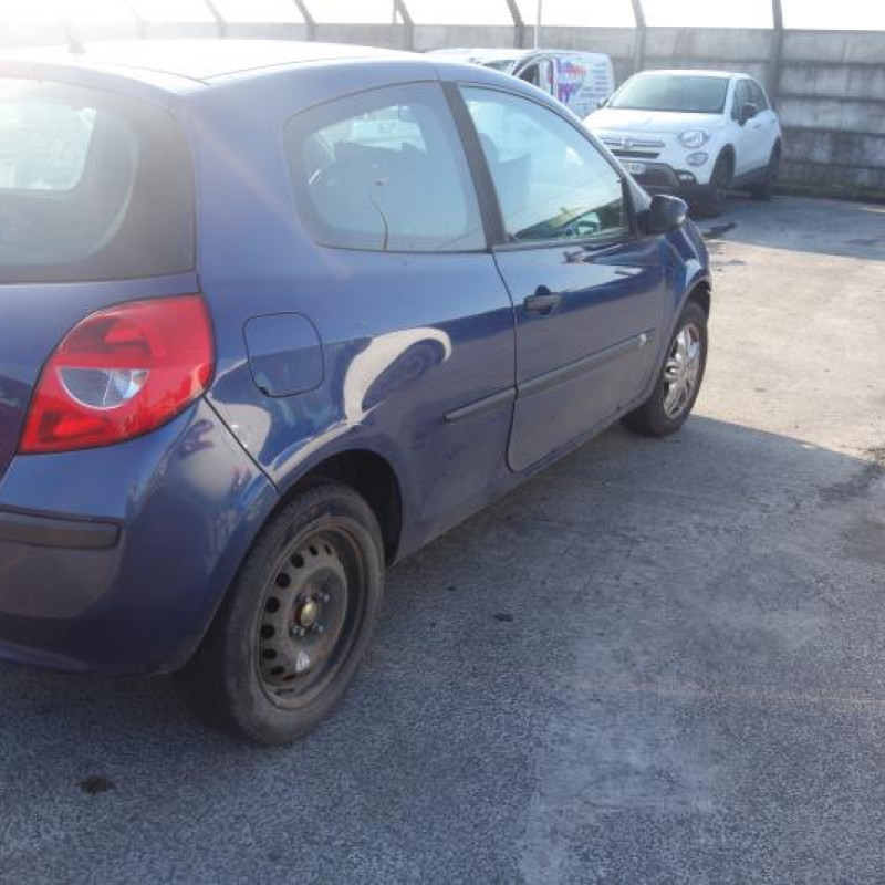 Trappe d'essence RENAULT CLIO 3 Photo n°7