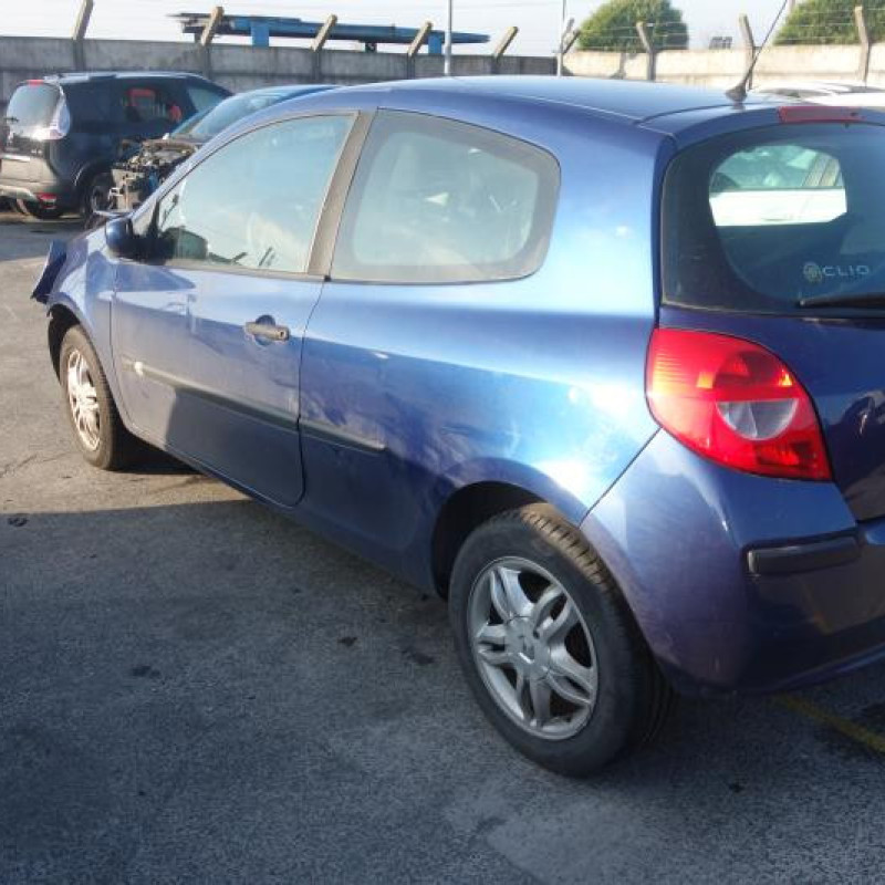 Trappe d'essence RENAULT CLIO 3 Photo n°8