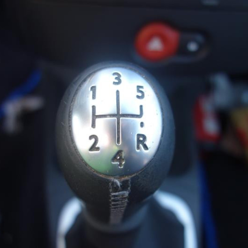 Trappe d'essence RENAULT CLIO 3 Photo n°11