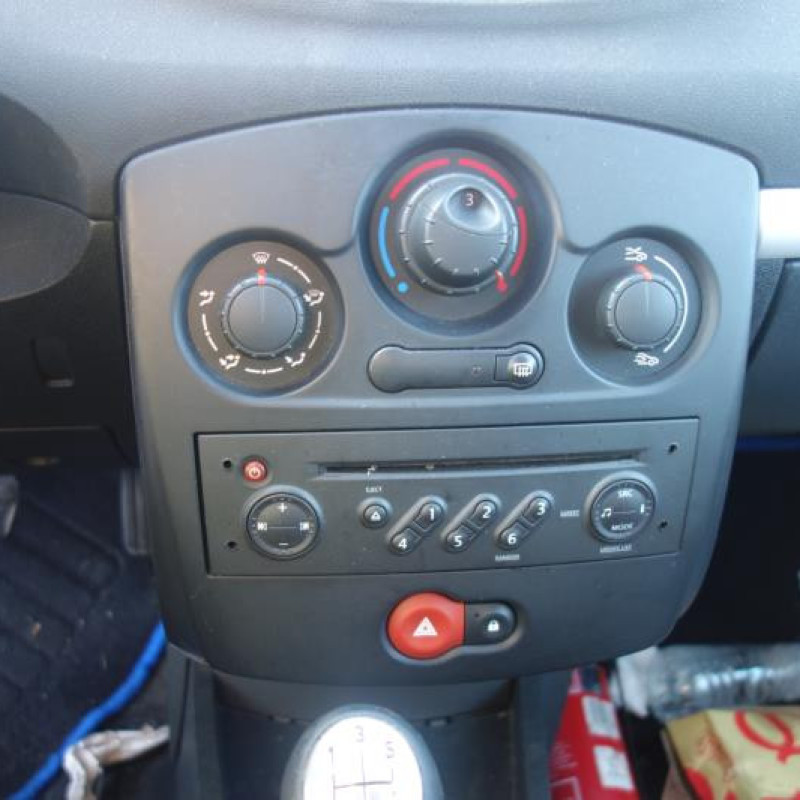 Trappe d'essence RENAULT CLIO 3 Photo n°12