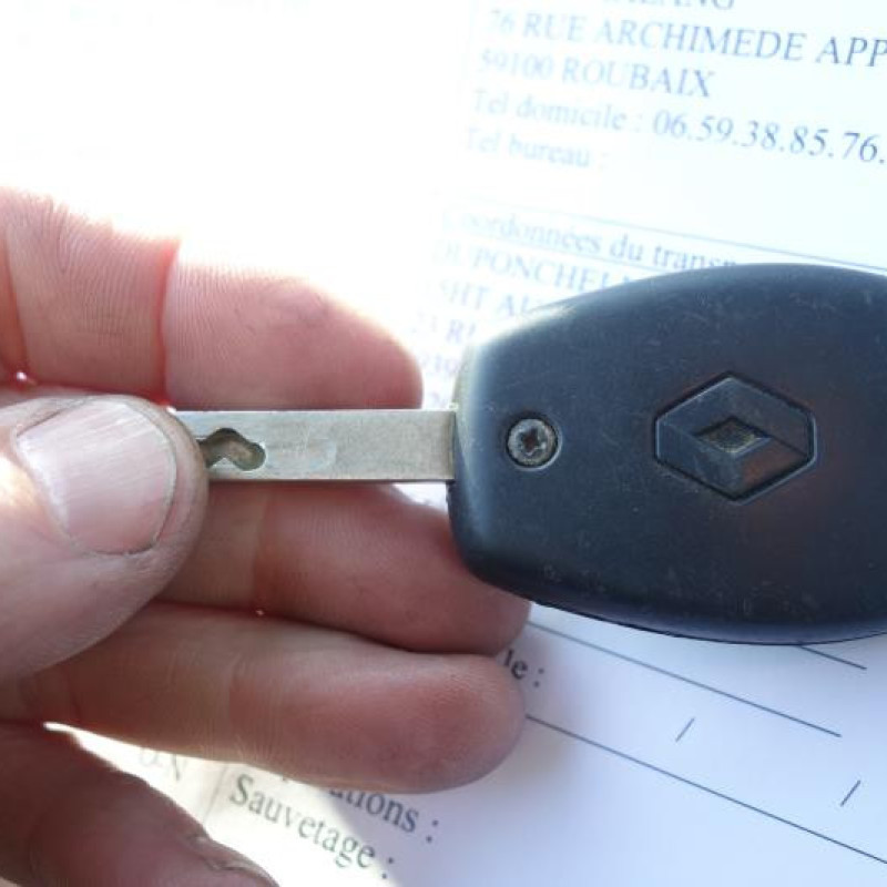 Trappe d'essence RENAULT CLIO 3 Photo n°14