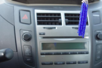 Pretensionneur de ceinture avant gauche TOYOTA YARIS 2