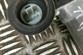 Leve vitre electrique avant gauche SUZUKI SWIFT 3