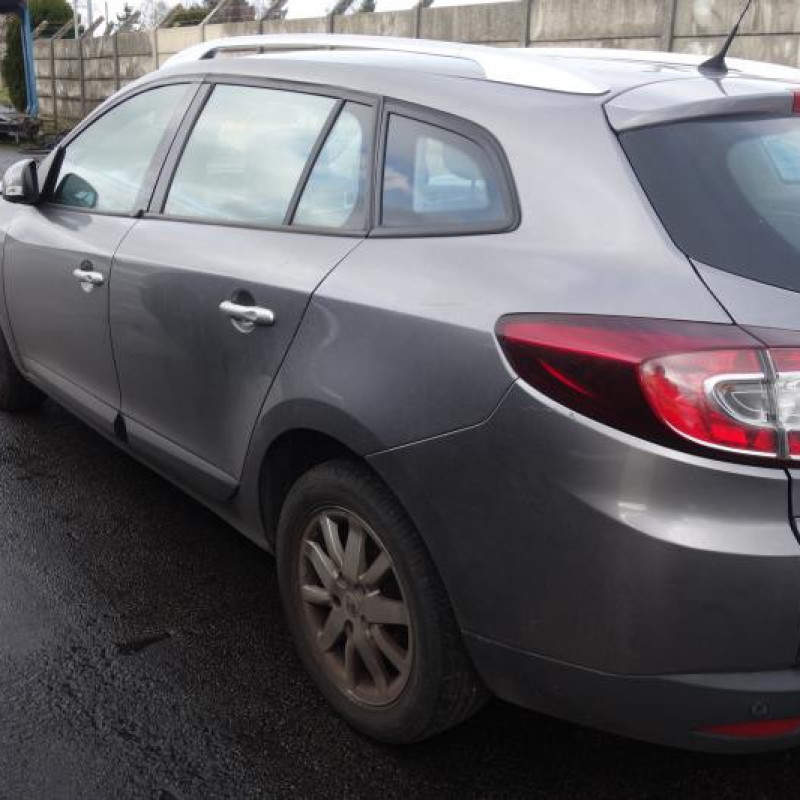 Verin de coffre RENAULT MEGANE 3 Photo n°2