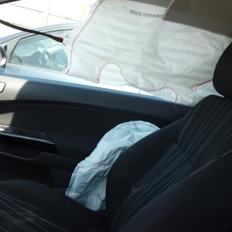 Bras essuie glace avant gauche OPEL CORSA D Photo n°8
