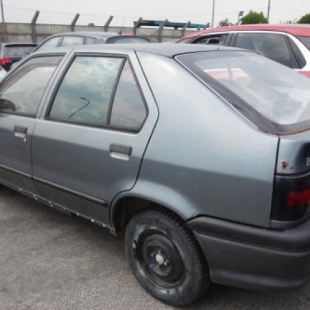 Vitre arriere droit RENAULT R19