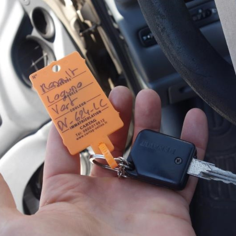 Attache ceinture arriere gauche RENAULT LAGUNA 1 Photo n°13