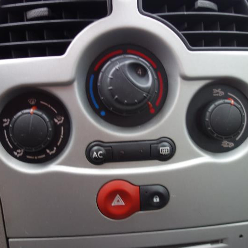Pretensionneur de ceinture arriere gauche RENAULT MODUS Photo n°8
