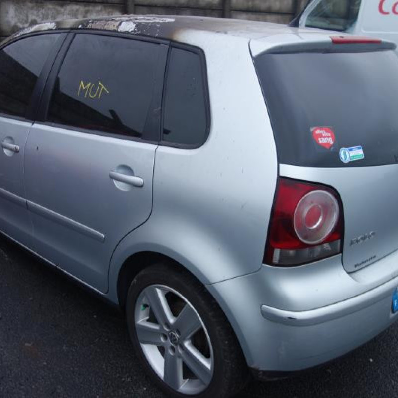 Leve vitre mecanique arriere gauche VOLKSWAGEN POLO 4 Photo n°5