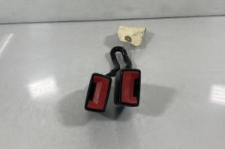Attache ceinture arriere gauche VOLKSWAGEN GOLF 4 Photo n°1