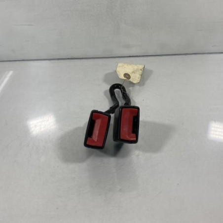 Attache ceinture arriere gauche VOLKSWAGEN GOLF 4 Photo n°1