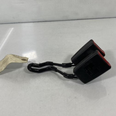 Attache ceinture arriere gauche VOLKSWAGEN GOLF 4