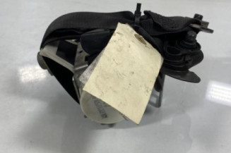 Pretensionneur de ceinture avant droit MERCEDES CLASSE C 204 Photo n°1