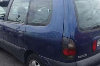 Attache ceinture arriere droit RENAULT ESPACE 3