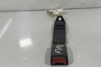 Attache ceinture arriere droit PEUGEOT 406 Photo n°1