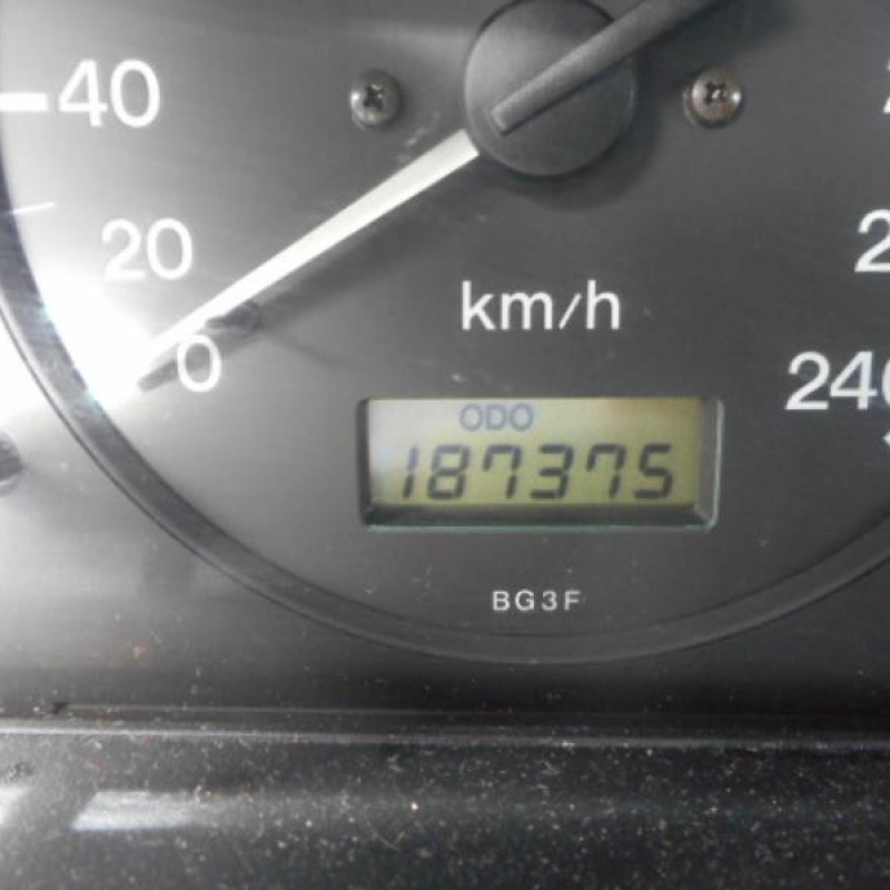 Ceinture arriere gauche MAZDA 323 5 Photo n°8