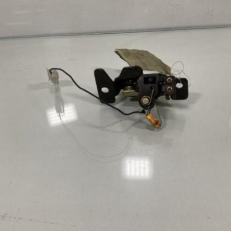 Serrure de coffre MAZDA 323 5
