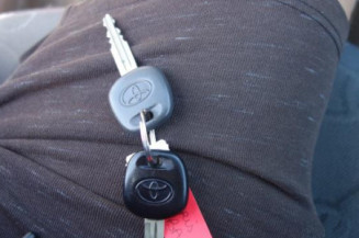 Ceinture arriere gauche TOYOTA YARIS 1