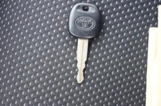 Bras essuie glace avant gauche TOYOTA YARIS 1