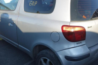 Pretensionneur de ceinture avant droit TOYOTA YARIS 1